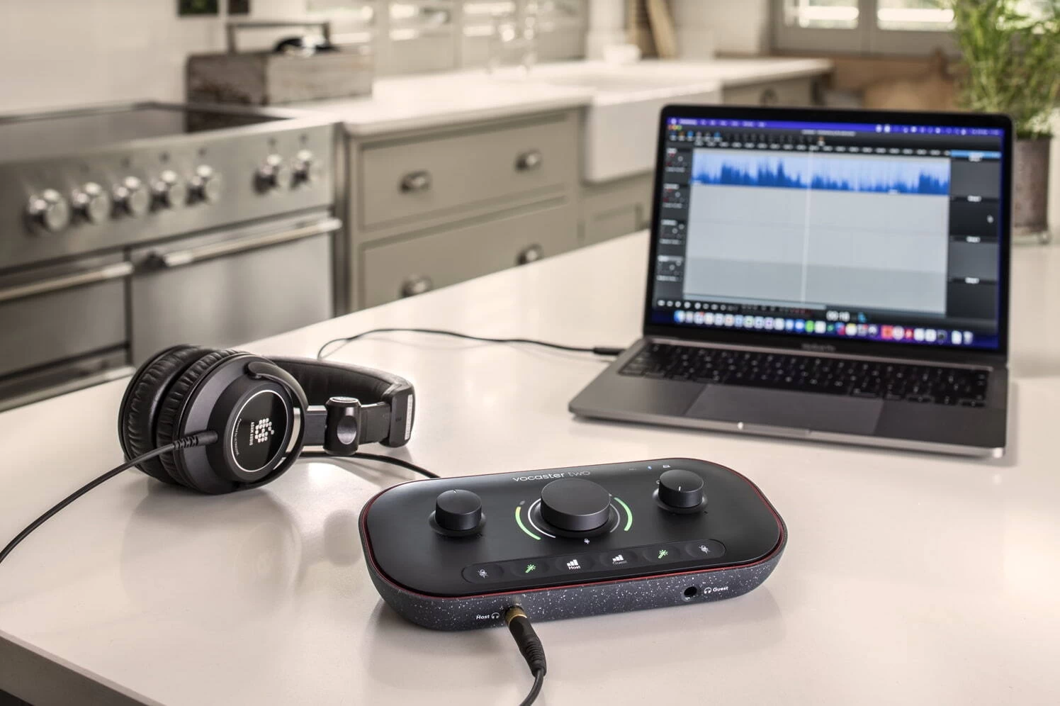 Focusrite Vocaster Two Podcasting Recording Interface 8 Focusrite Vocaster Two Podcasting Recording Interface - Image 6