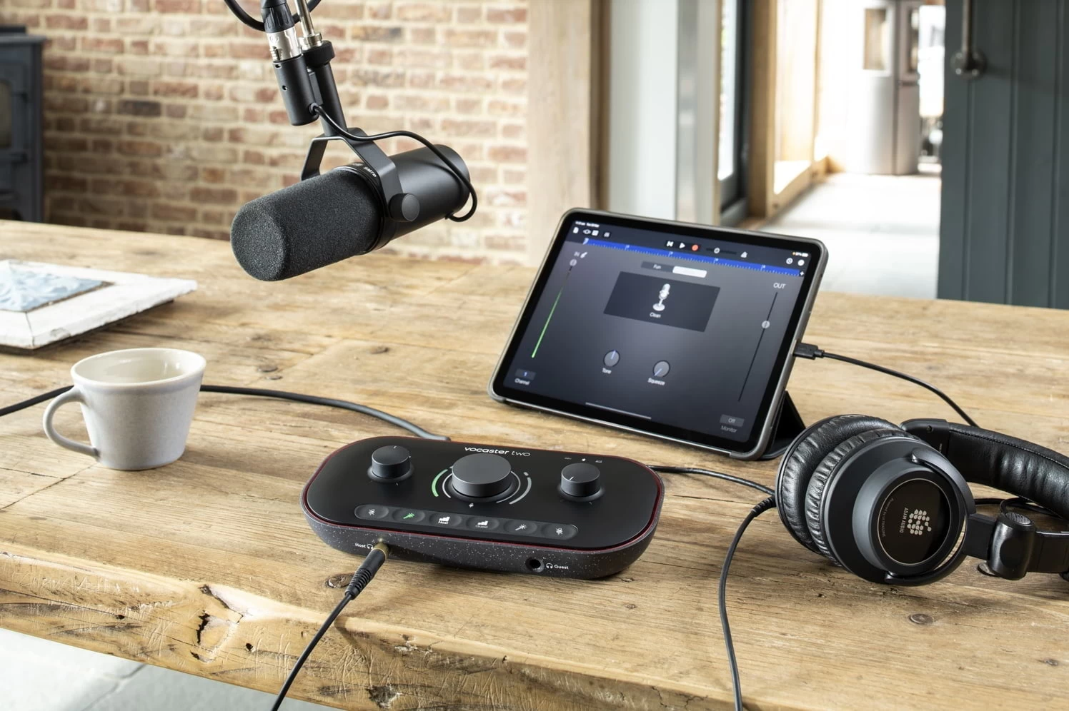 Focusrite Vocaster Two Studio Podcasting Recording Interface 4 Focusrite Vocaster Two Studio Podcasting Recording Interface - Image 2